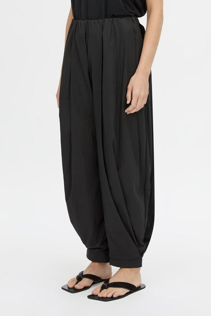 Camilla & Marc | Rhia Balloon Leg Pant - Black