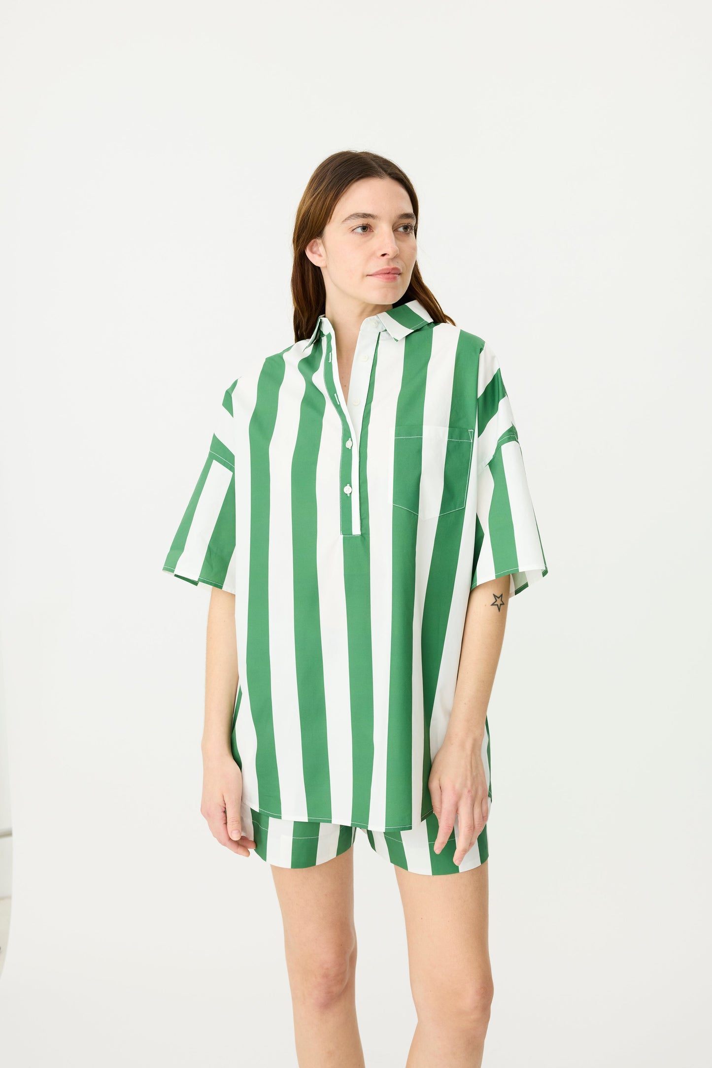 LMND | Chiara Half Placket Short Sleeve Shirt - Forest/White