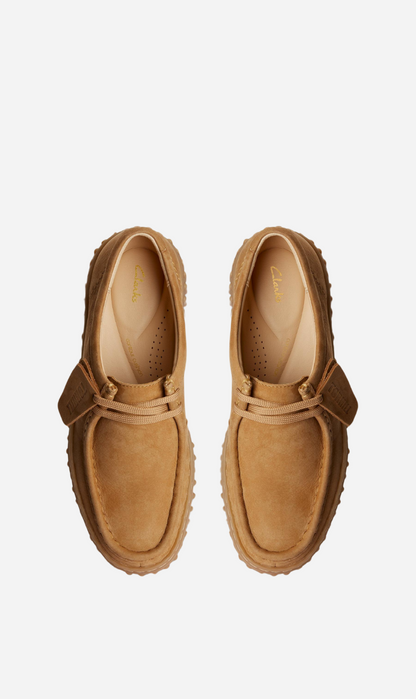 Clarks | Torhill Bee - Light Tan Nubuck
