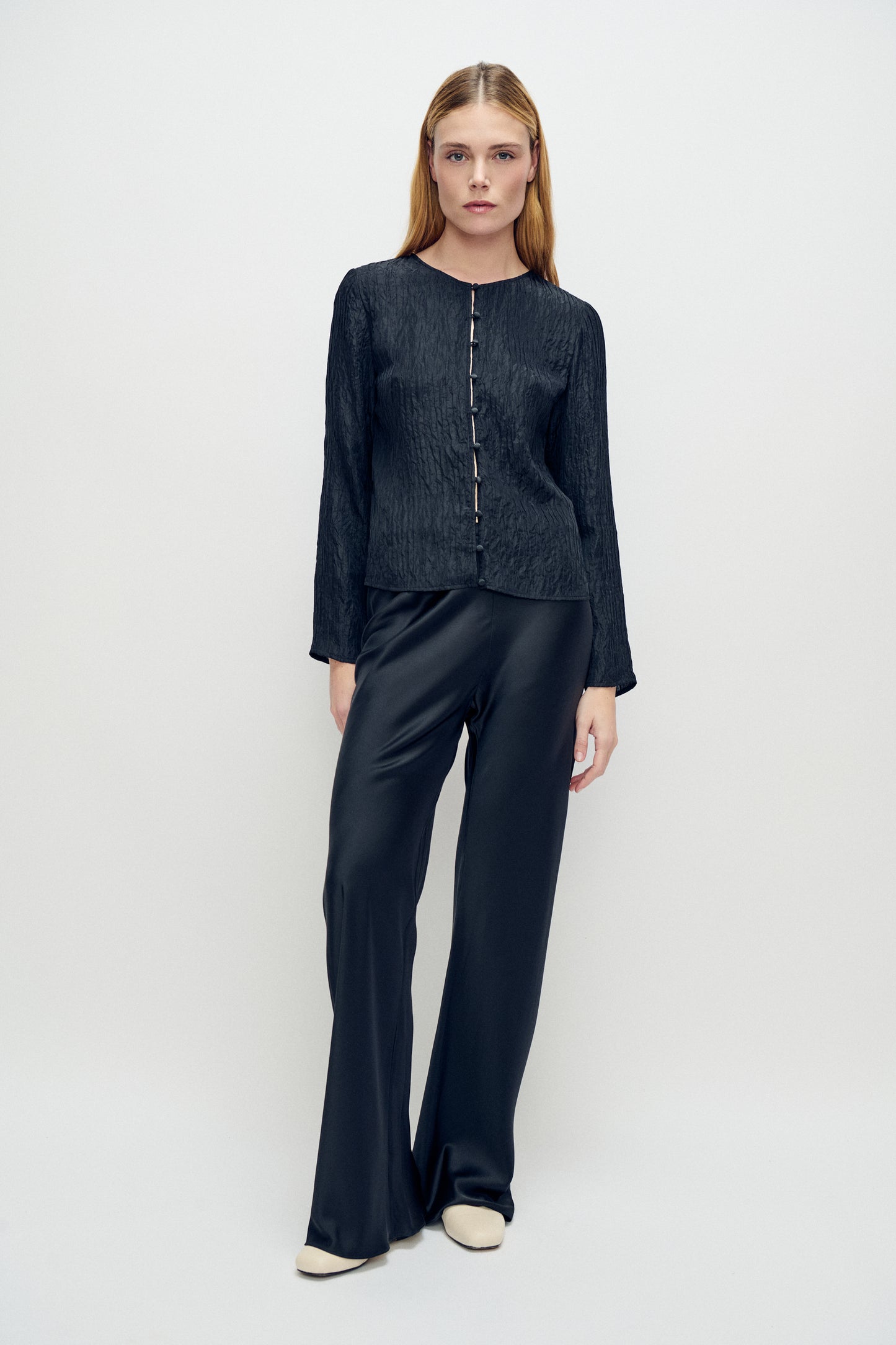 Silk Laundry | Crinkle Long Sleeve Top - Black