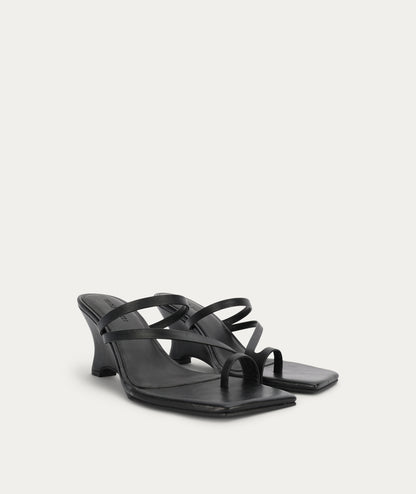 Deadly Ponies | Ariadne Wedge - Black