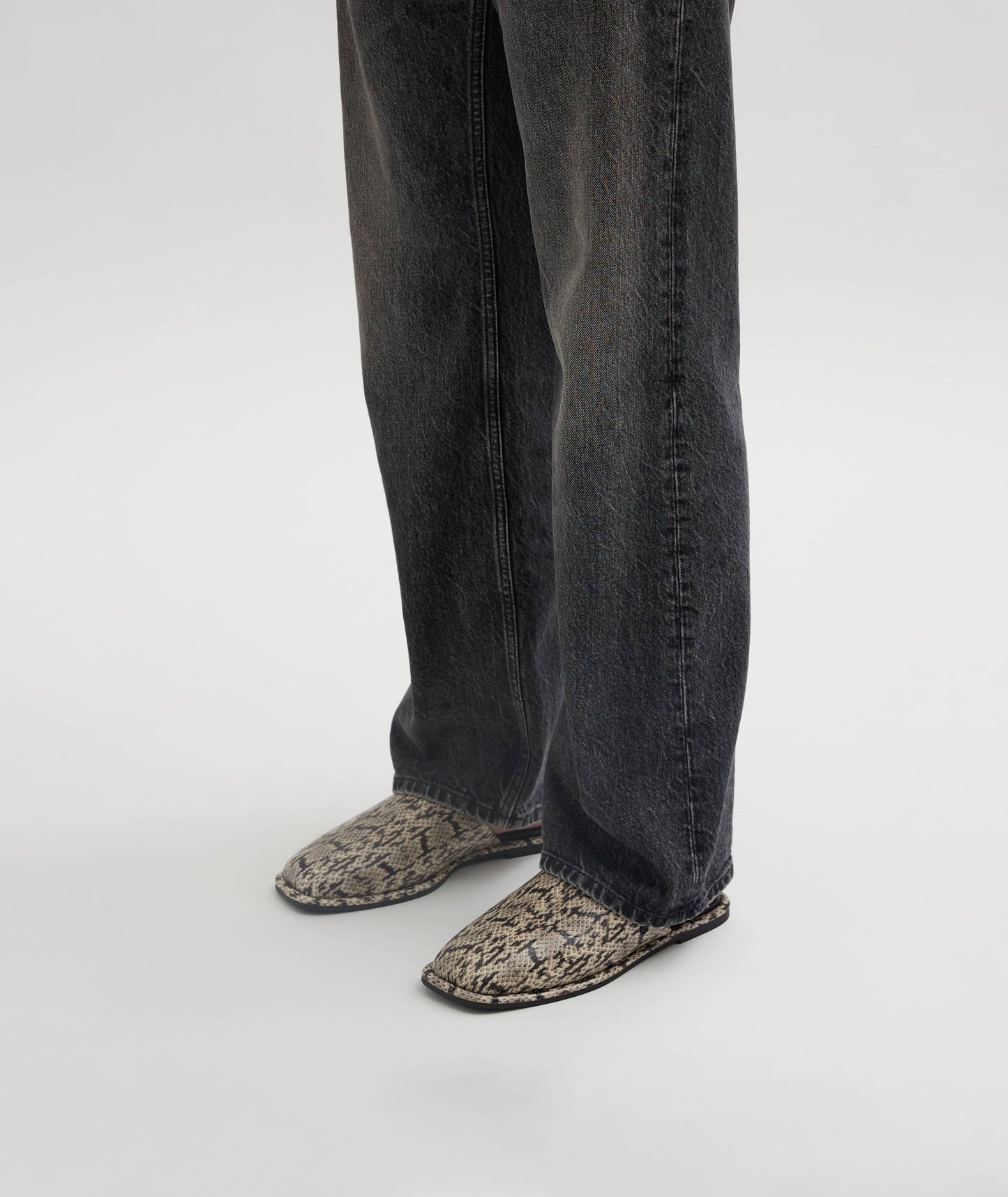 Deadly Ponies | Brutus Slide Python - Granite