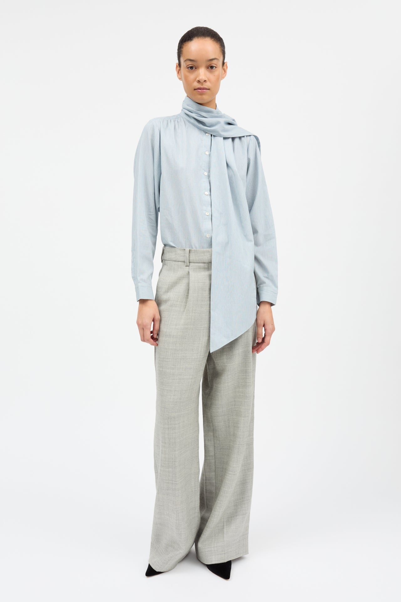 Skall Studio | Dalia Bow Shirt - Tiny Blue