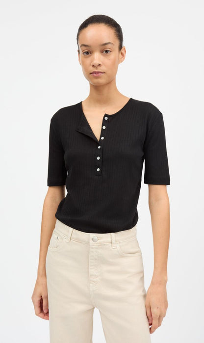 Skall Studio | Liv Henley Tee - Black