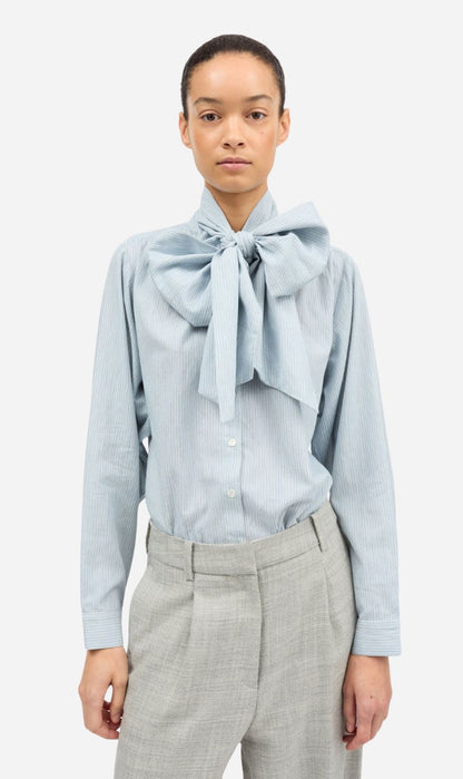 Skall Studio | Dalia Bow Shirt - Tiny Blue