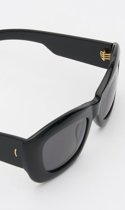 Flatlist | Inez - Solid Black / Solid Black Lens