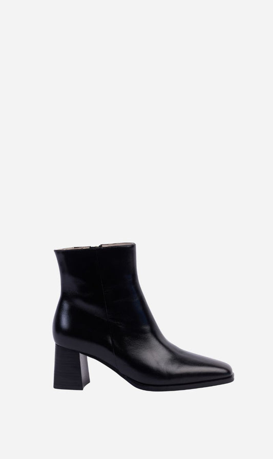 Kathryn Wilson | Bryant Boot - Black Hi Shine