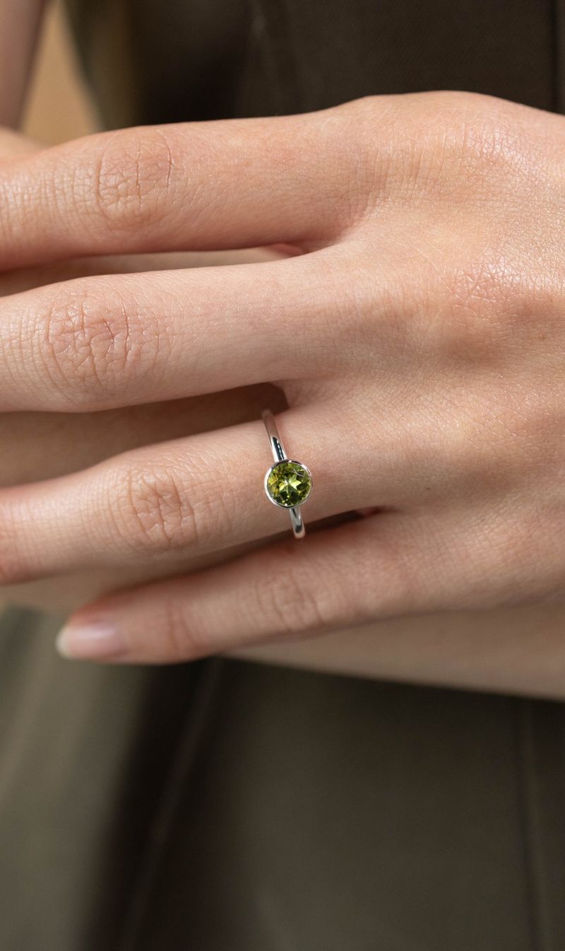 Zoe & Morgan | Mon Petit Stacker Ring - Gold With Peridot