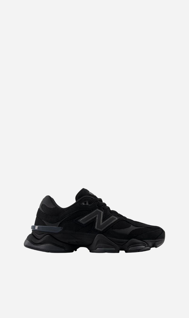 New Balance | 9060 - Black with black cement