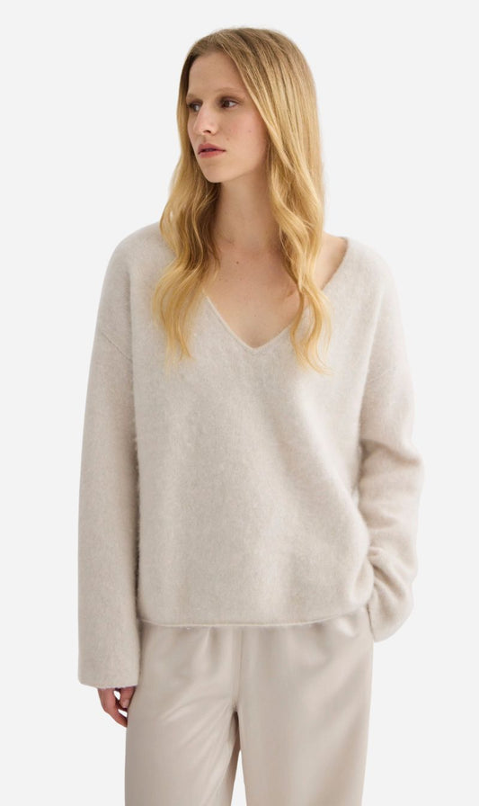 Laing | Brushed Cashmere V Neck - Oyster