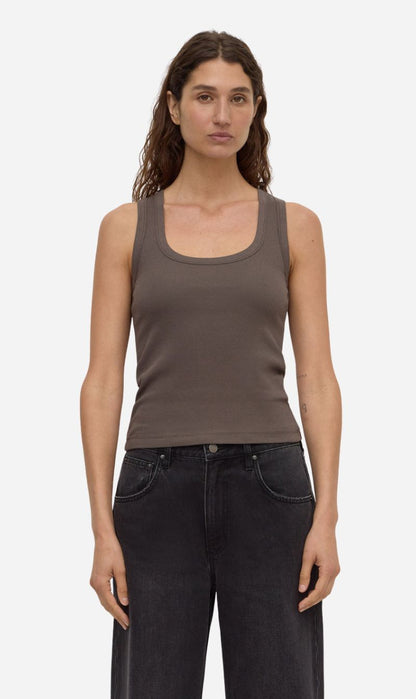 Assembly Label | Robyn Scoop Neck Rib Tank - Bark