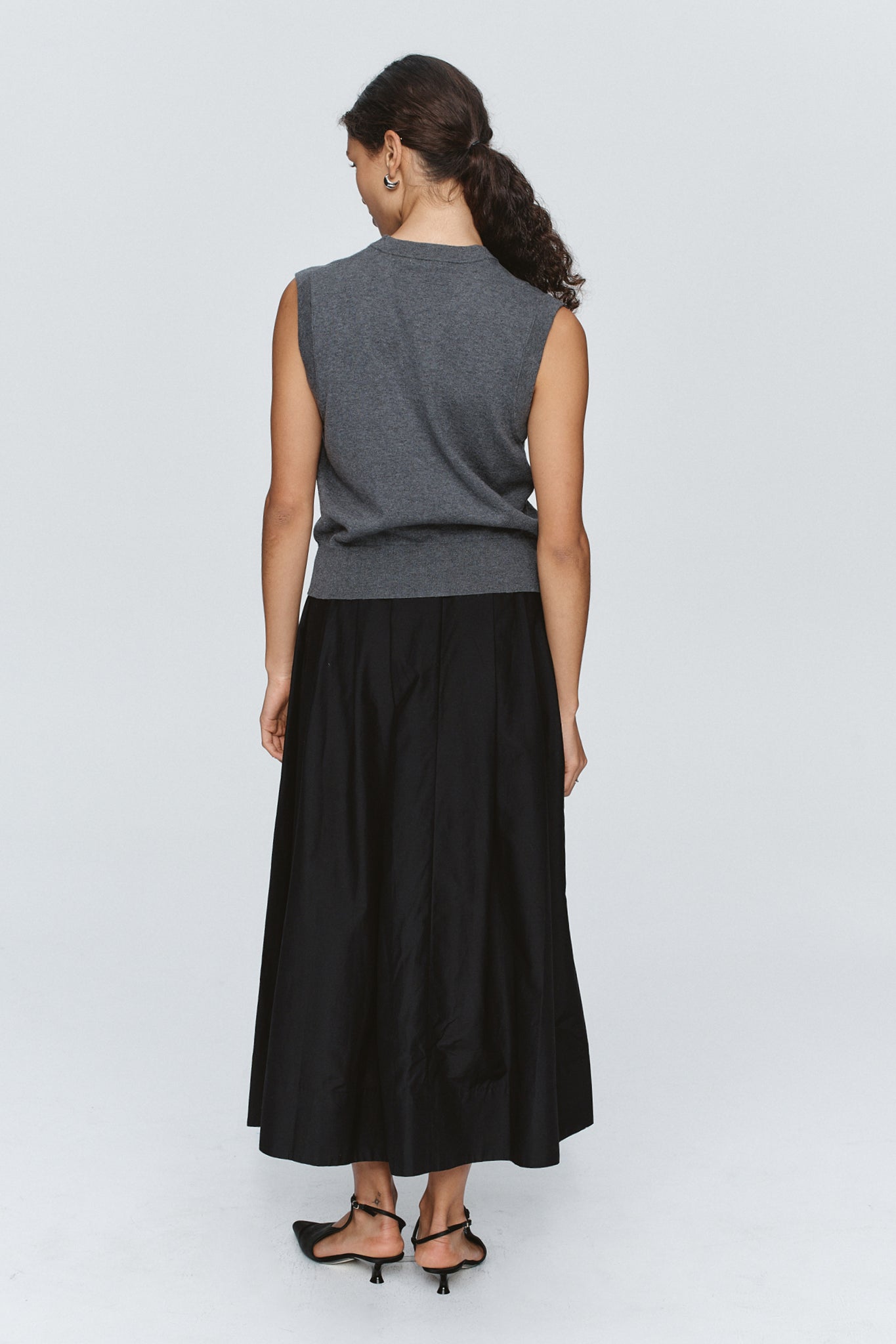 Marle | Foundations Vest - Charcoal