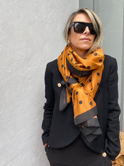 Dark Hampton | The Gallagher Scarf