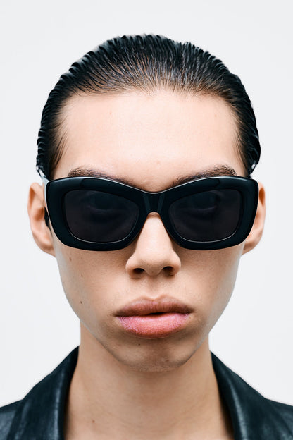 Flatlist | Inez - Solid Black / Solid Black Lens