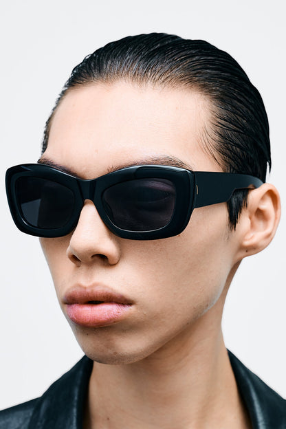 Flatlist | Inez - Solid Black / Solid Black Lens