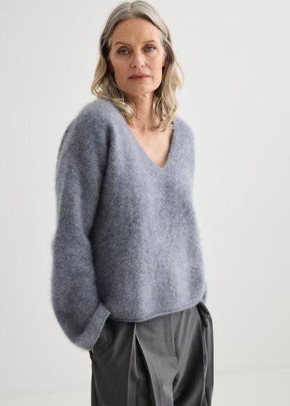 Laing | Brushed Cashmere V Neck - Flannel