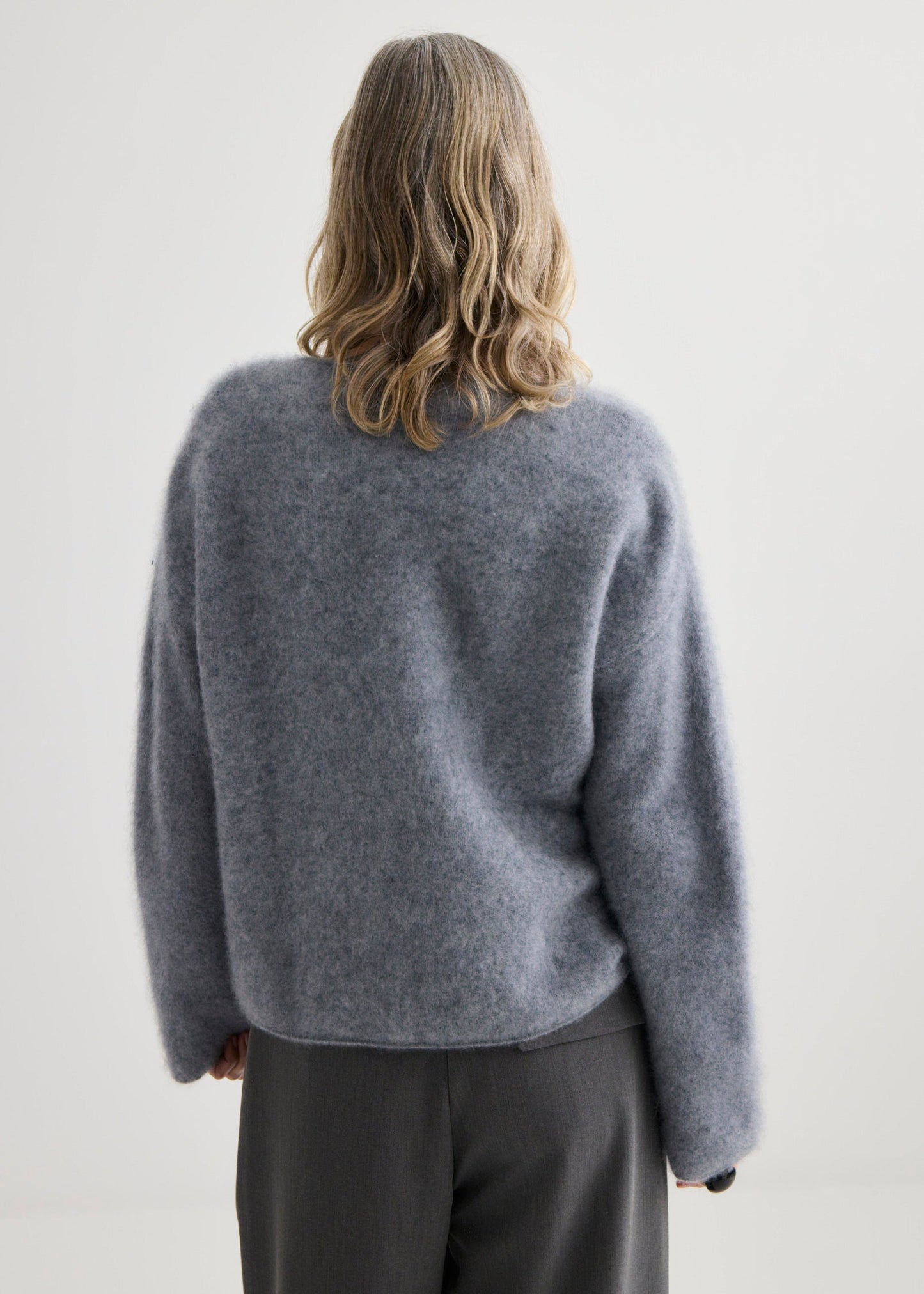 Laing | Brushed Cashmere V Neck - Flannel