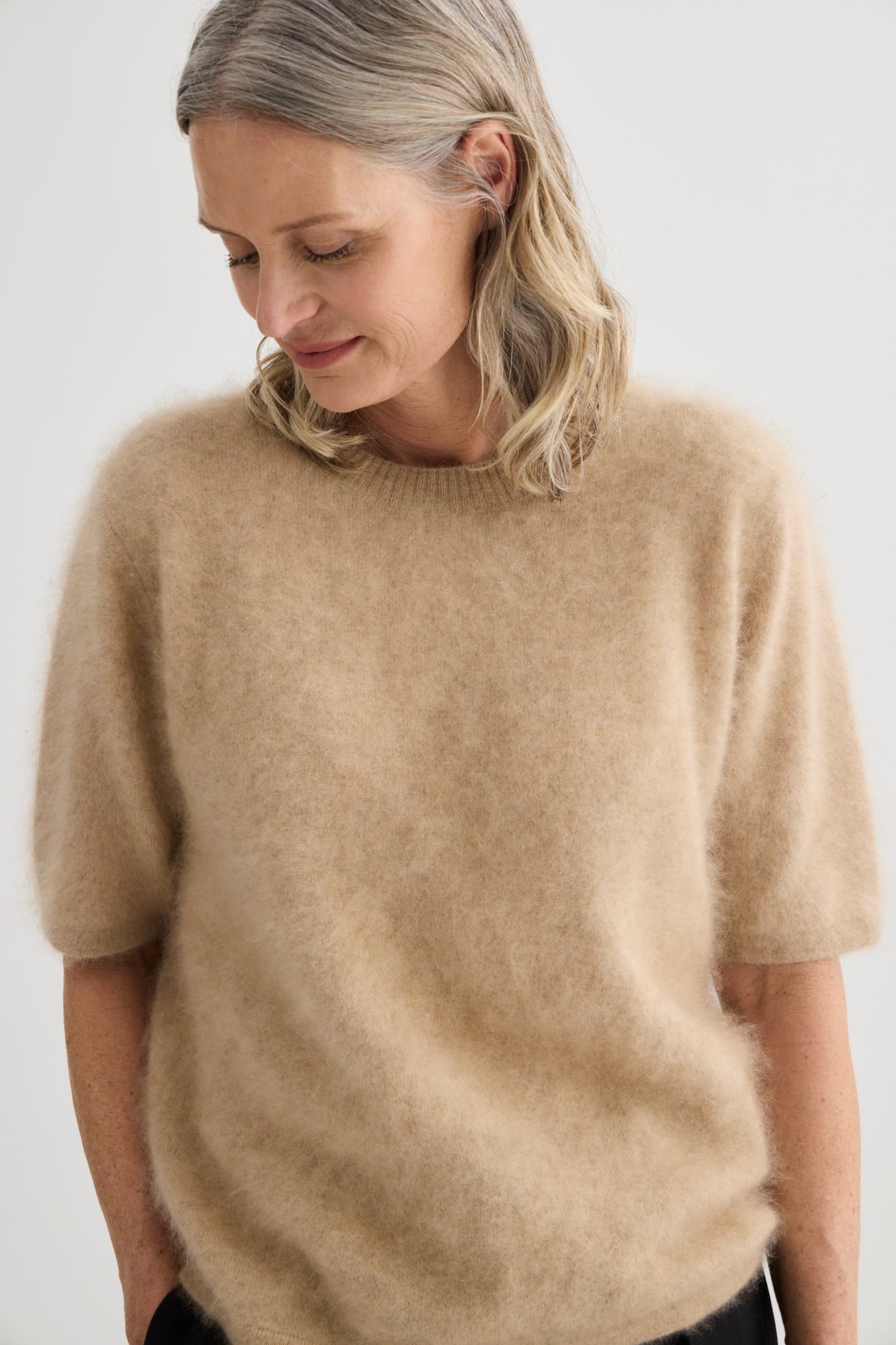 Laing | Brushed Cashmere T.Shirt - Soft Beige