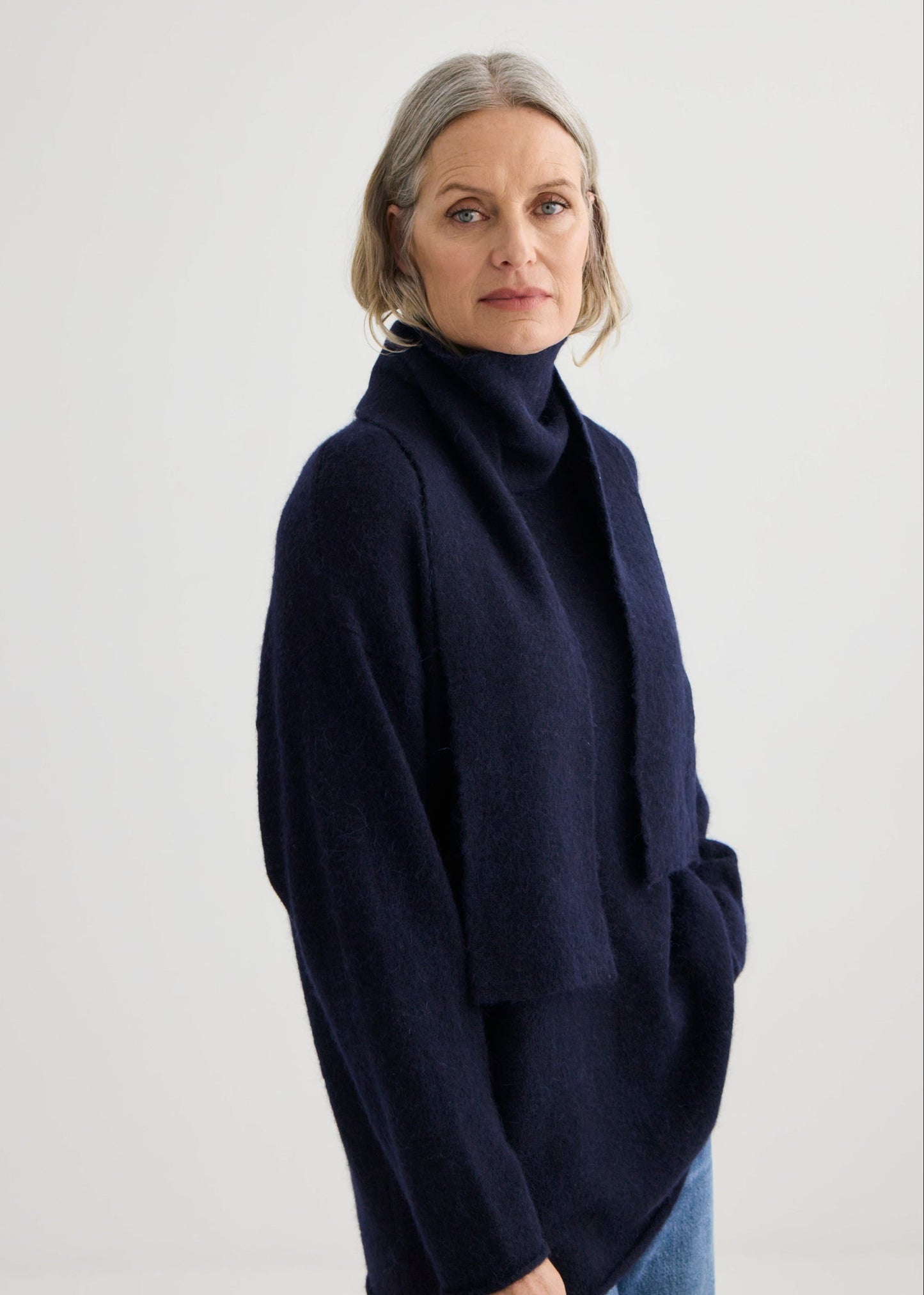 Laing | Alpaca Sweater With Tie - Midnight