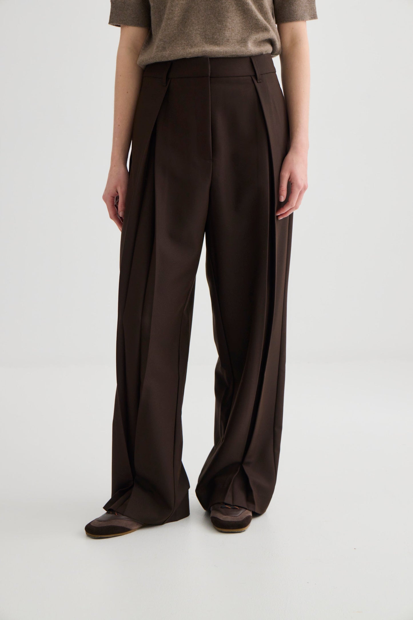 Laing | Invert Pleat Trouser - Truffle