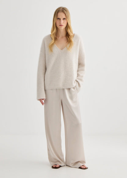 Laing | Brushed Cashmere V Neck - Oyster
