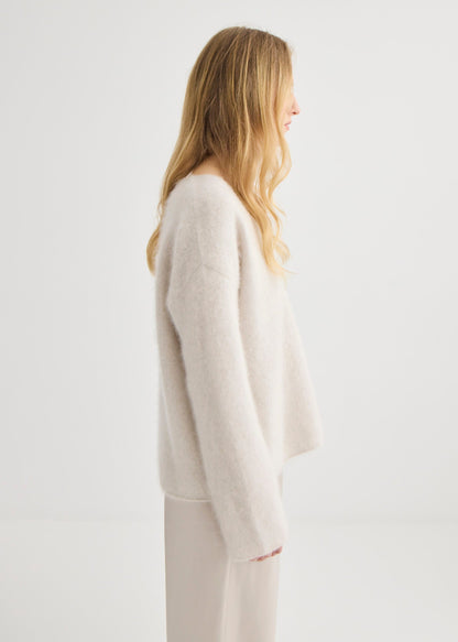 Laing | Brushed Cashmere V Neck - Oyster
