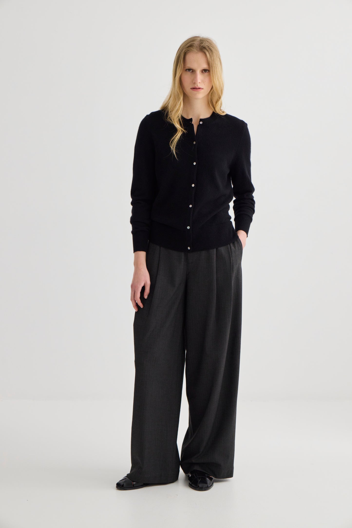 Laing | Cashmere Crewneck Cardigan - Black