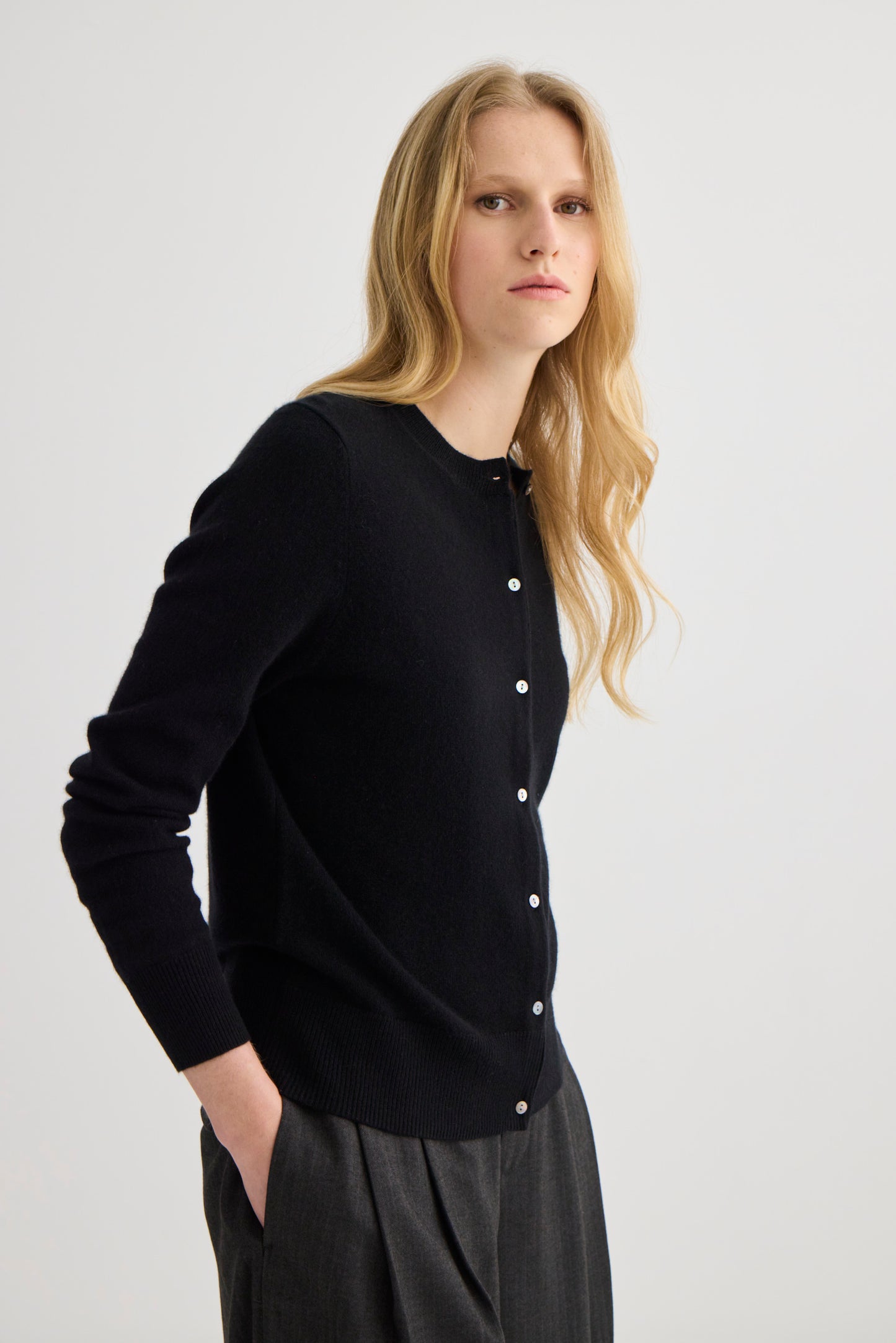 Laing | Cashmere Crewneck Cardigan - Black