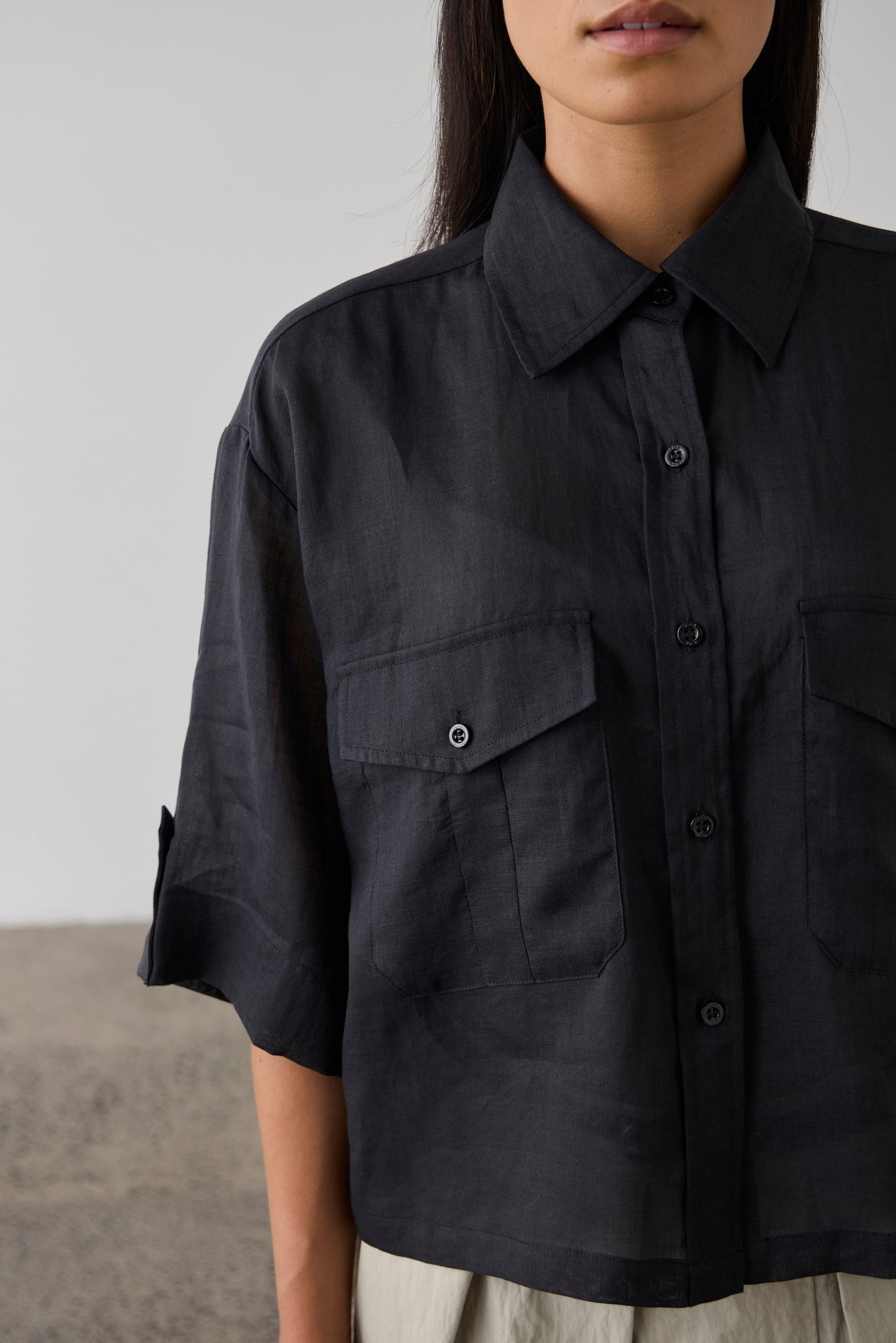 Laing | Cropped Tab Shirt - Black