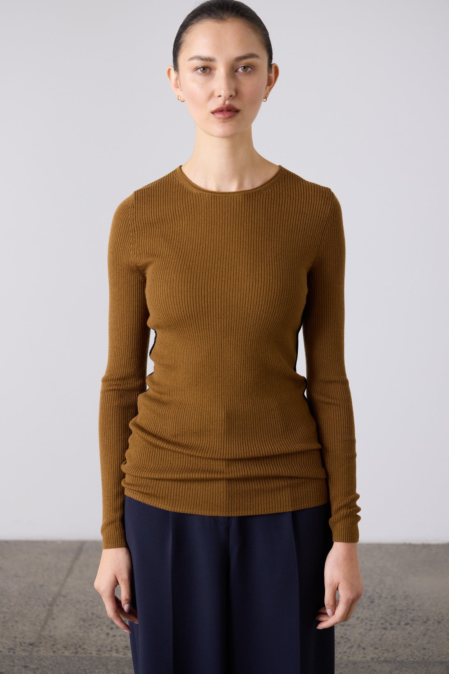 Laing | Max Ribbed Crew - Tawny