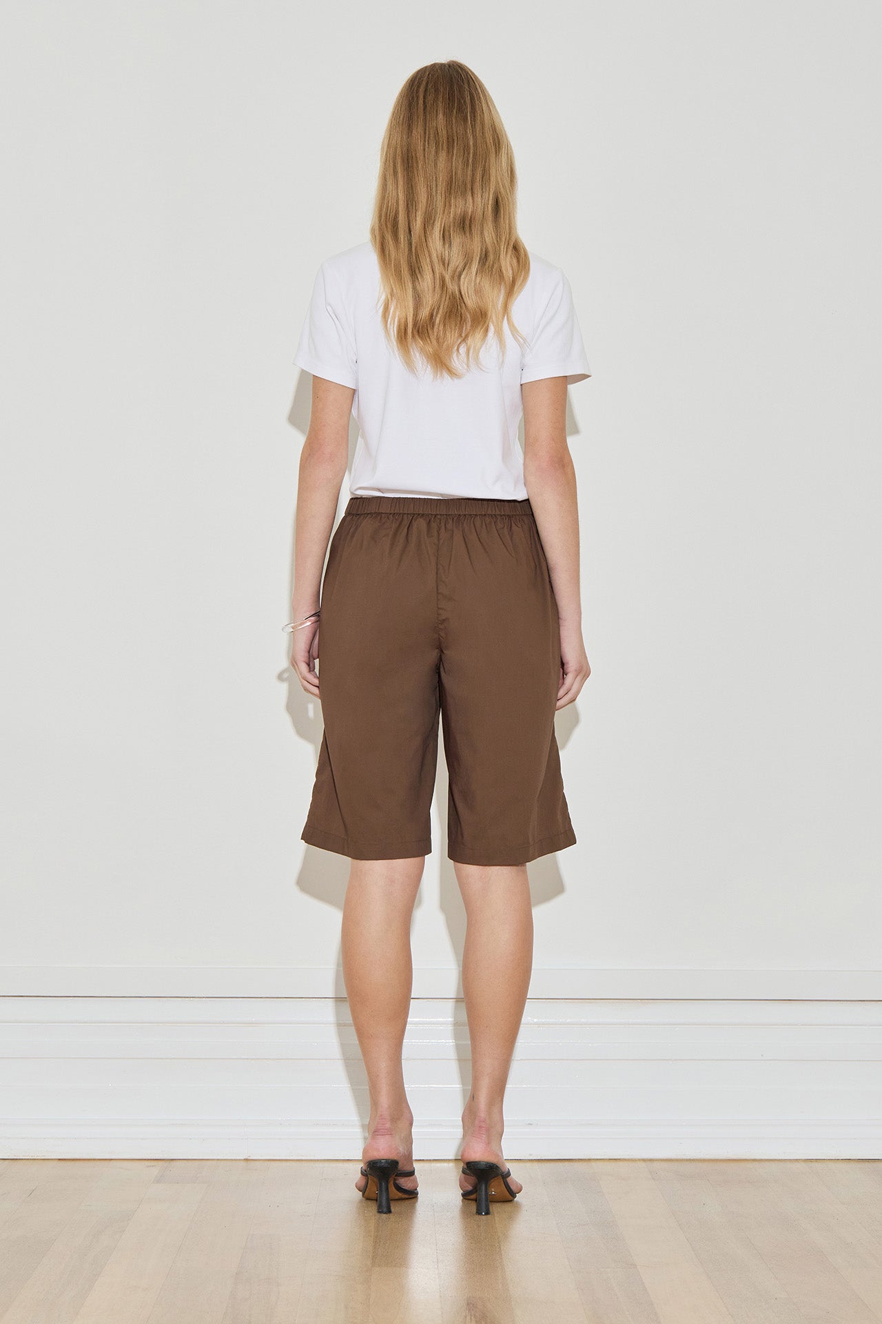 Maison Essentiele | Longline Cotton Short - Chocolate