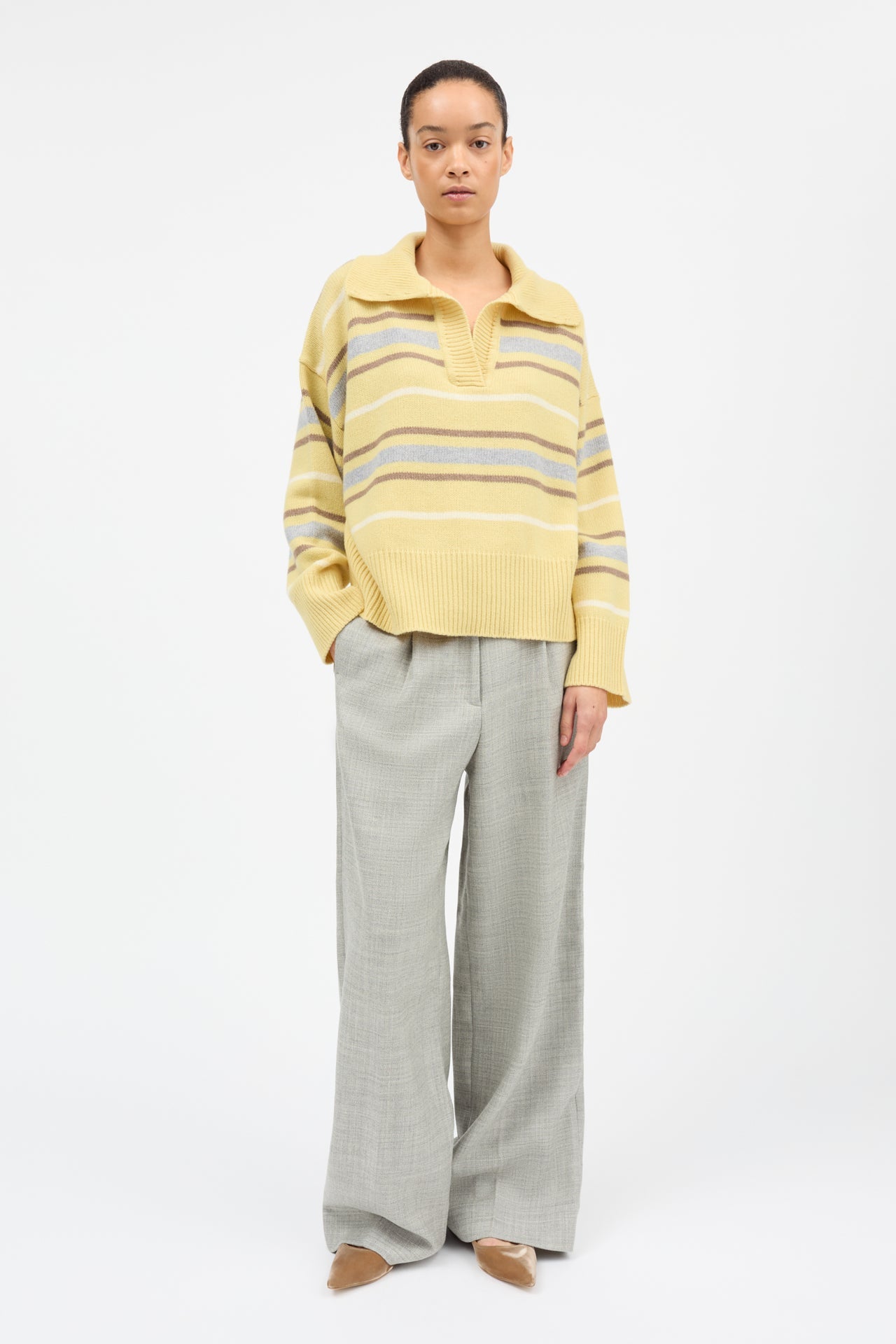 Skall Studio | Paul V Neck Jumper - Yellow/Grey