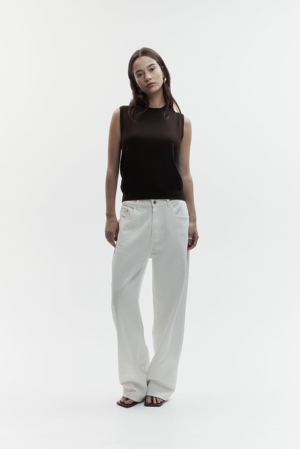 Rebe | Crewneck Vest - Ganache