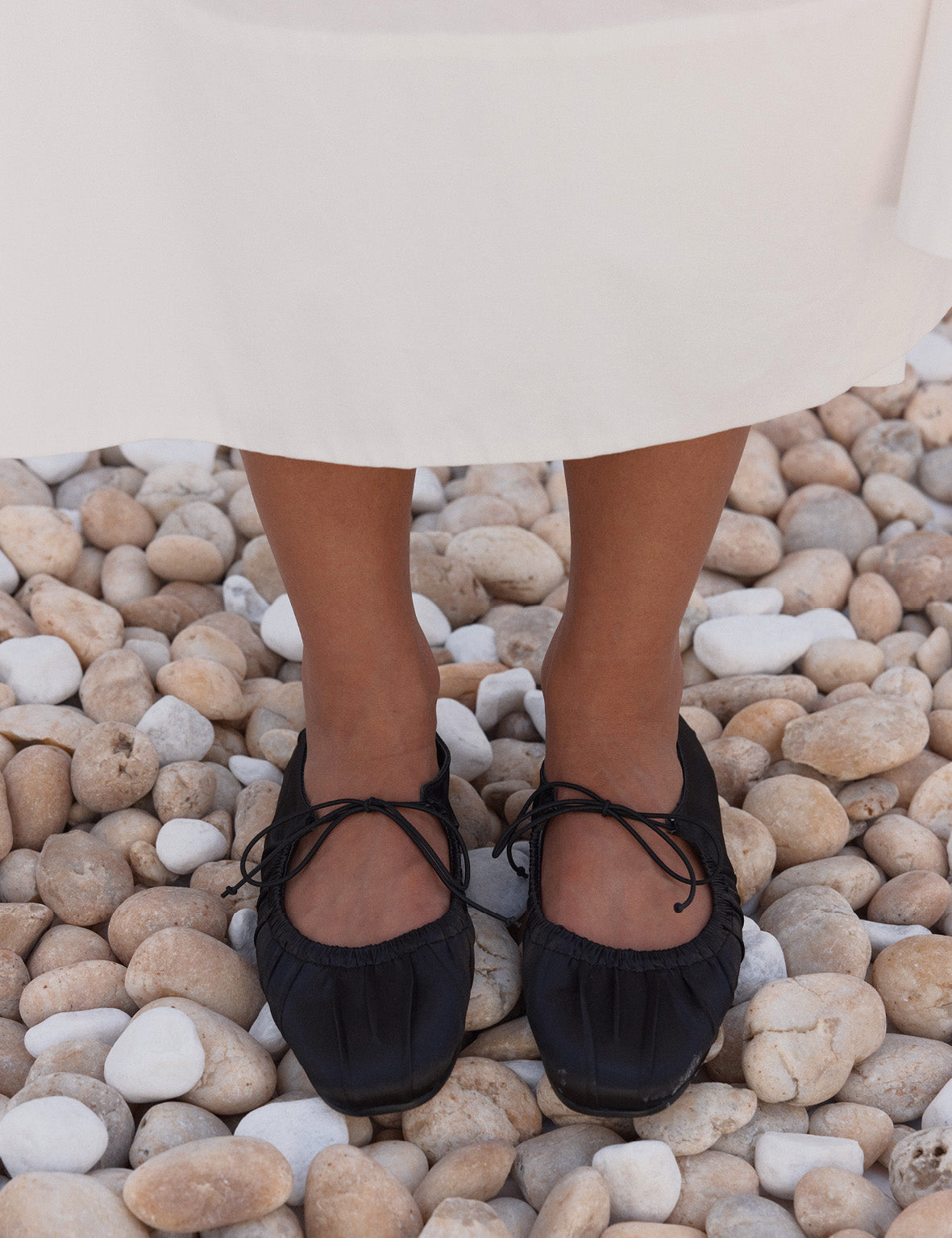 La Tribe | Rouged Flat - Black