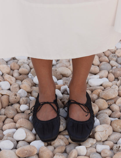 La Tribe | Rouged Flat - Black