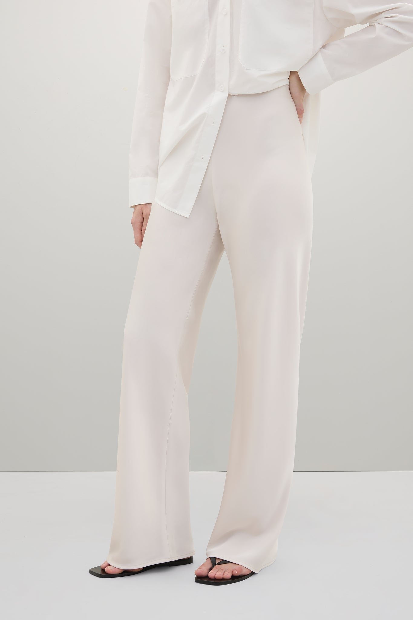 A.Emery | Myrna Pant - Oyster