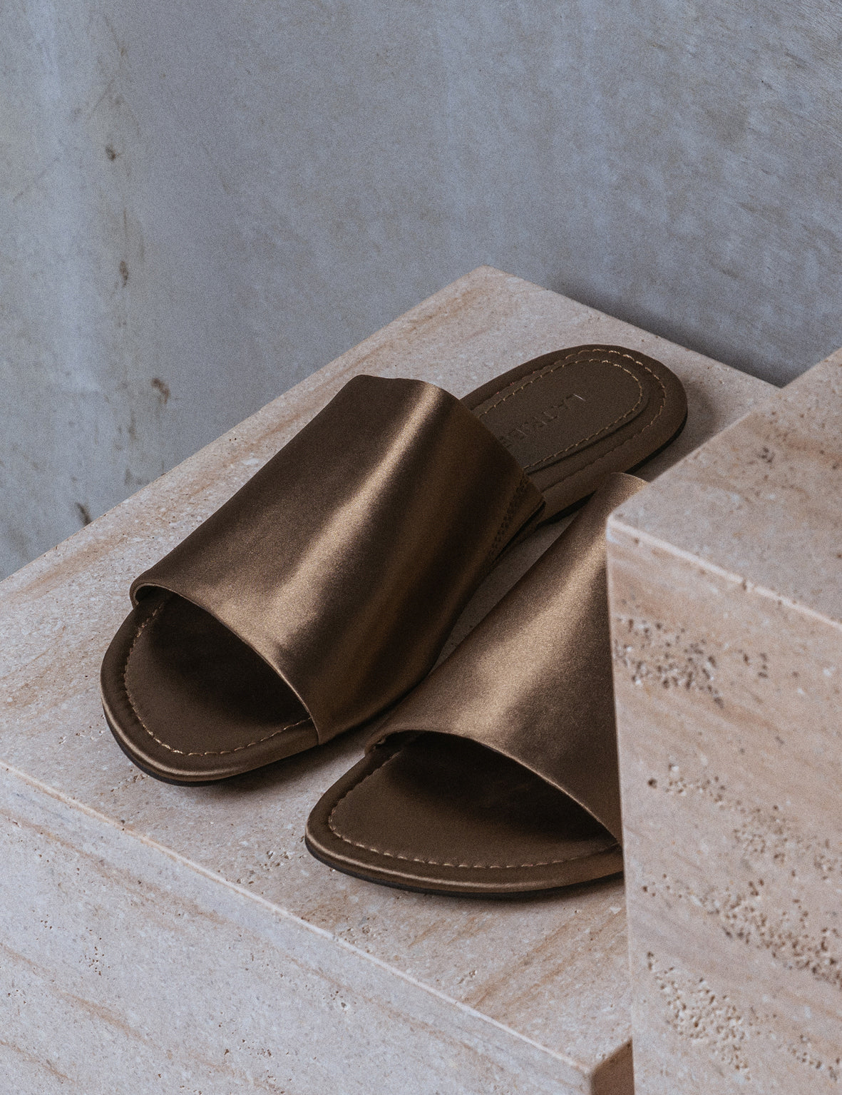 La Tribe | Simple Slide - Taupe Satin