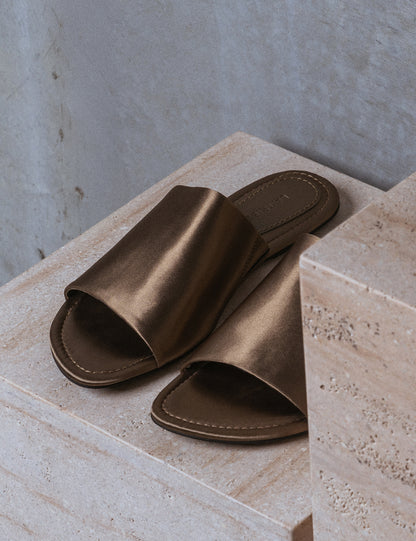 La Tribe | Simple Slide - Taupe Satin