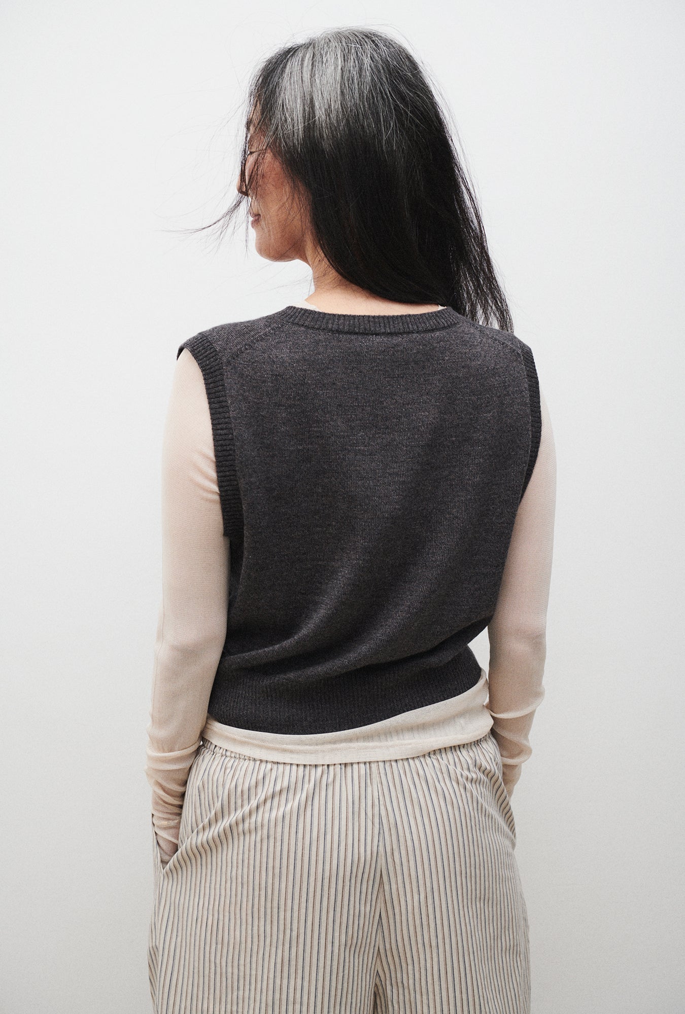 Silk Laundry | V Neck Sweater Vest - Granite Melange