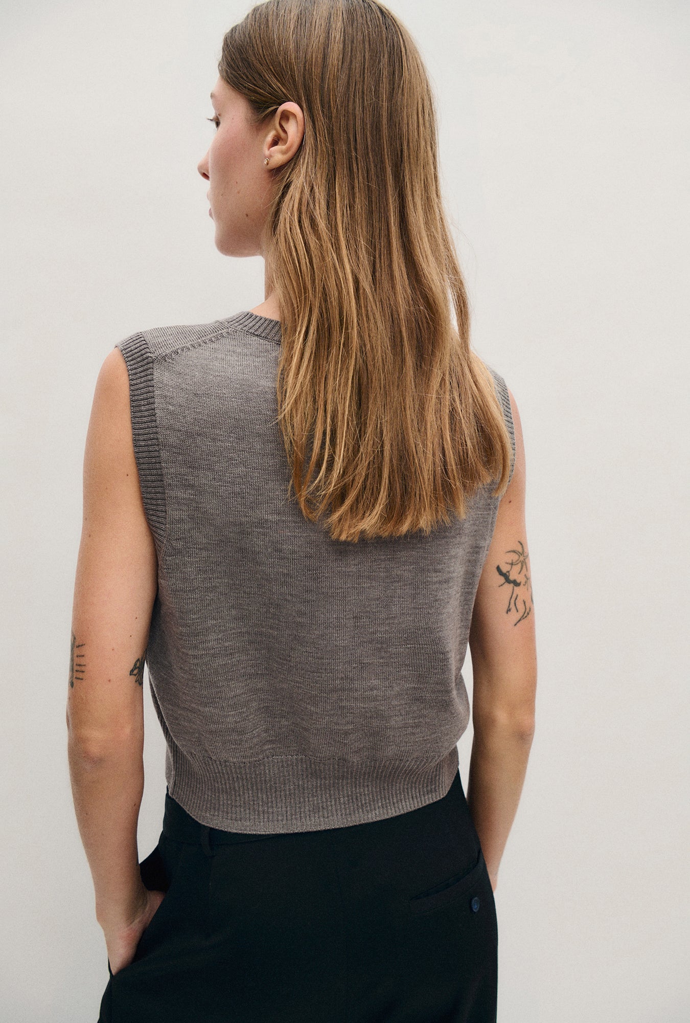 Silk Laundry | V Neck Sweater - Pearl