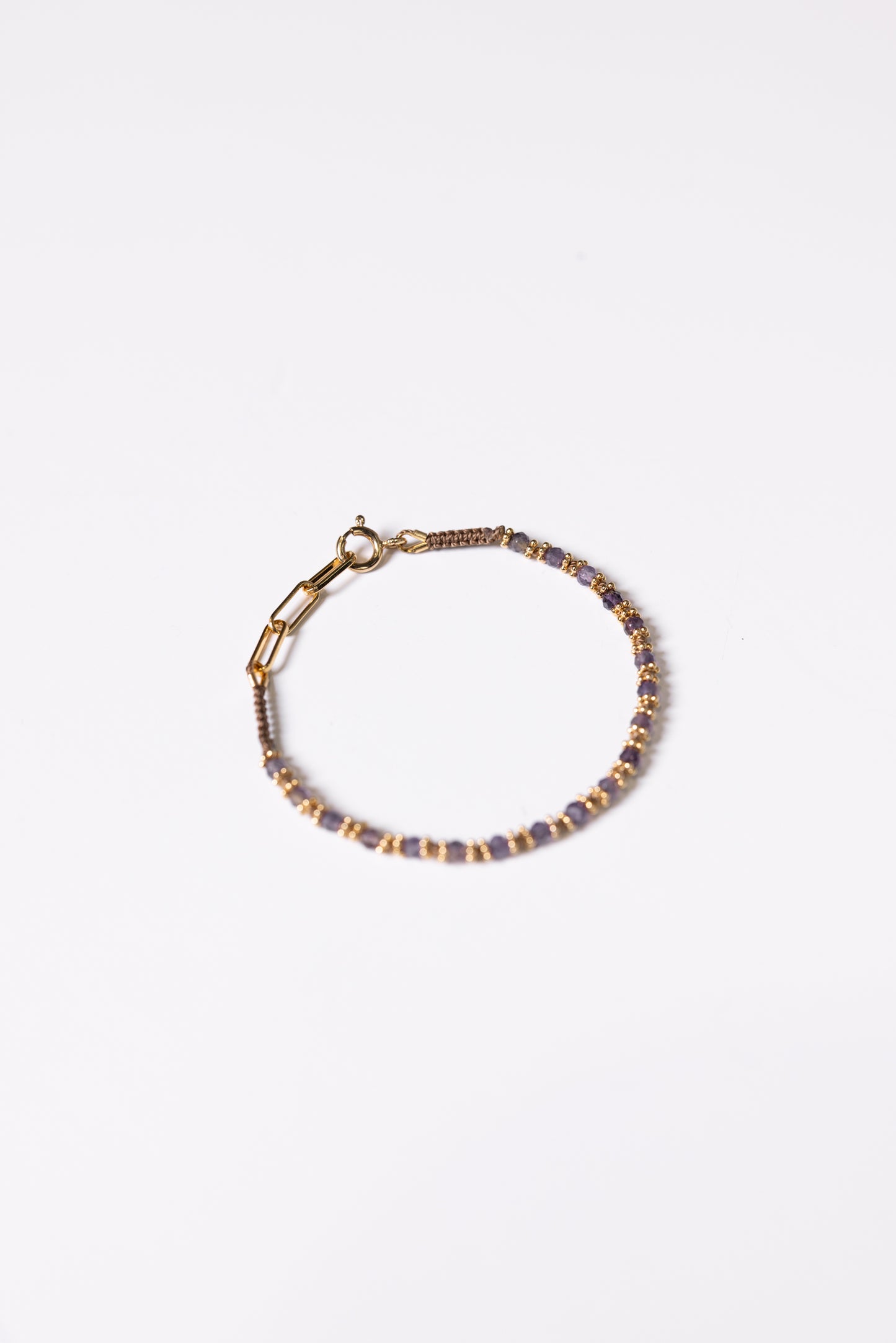 Tityaravy | Kamala Bracelet 090 - Beige / Amethyst