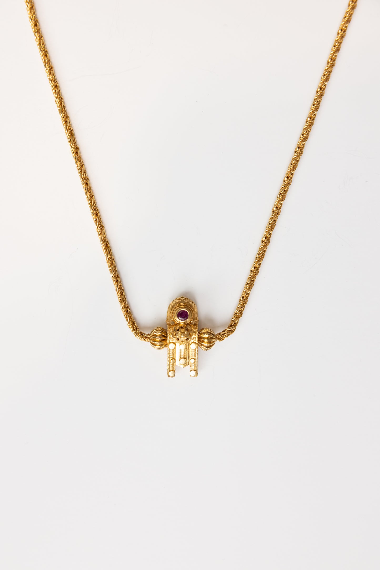 Tityaravy | Vhadee Necklace - Micron Rubis