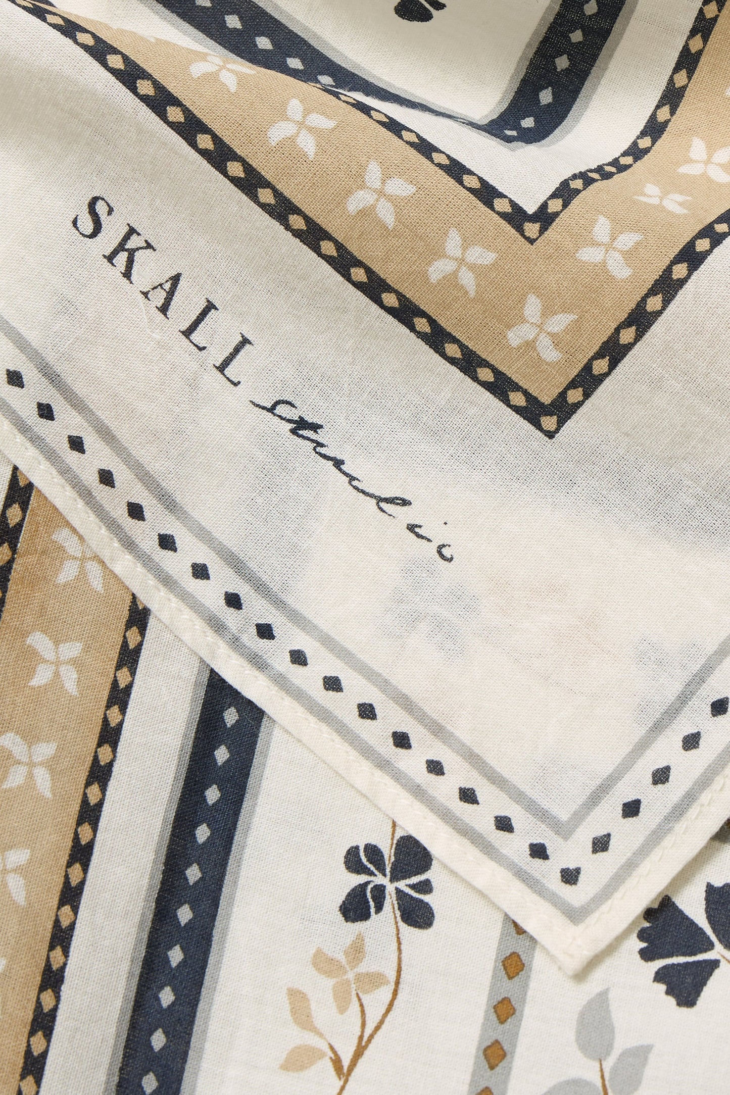 Skall Studio | Skall Floral Scarf - Ivory