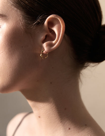 La Tribe | Twisted Hoop Small - Gold