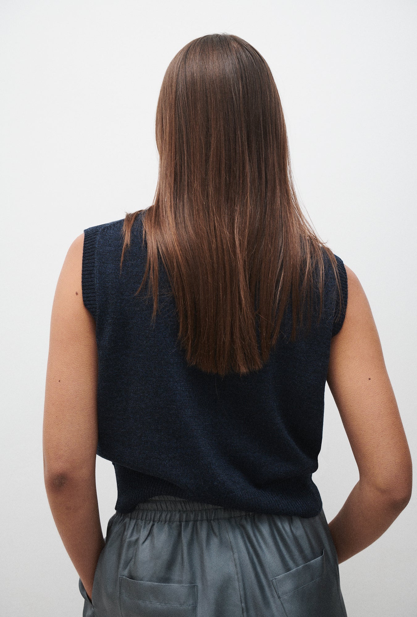 Silk Laundry | V Neck Sweater Vest - Azul Melange