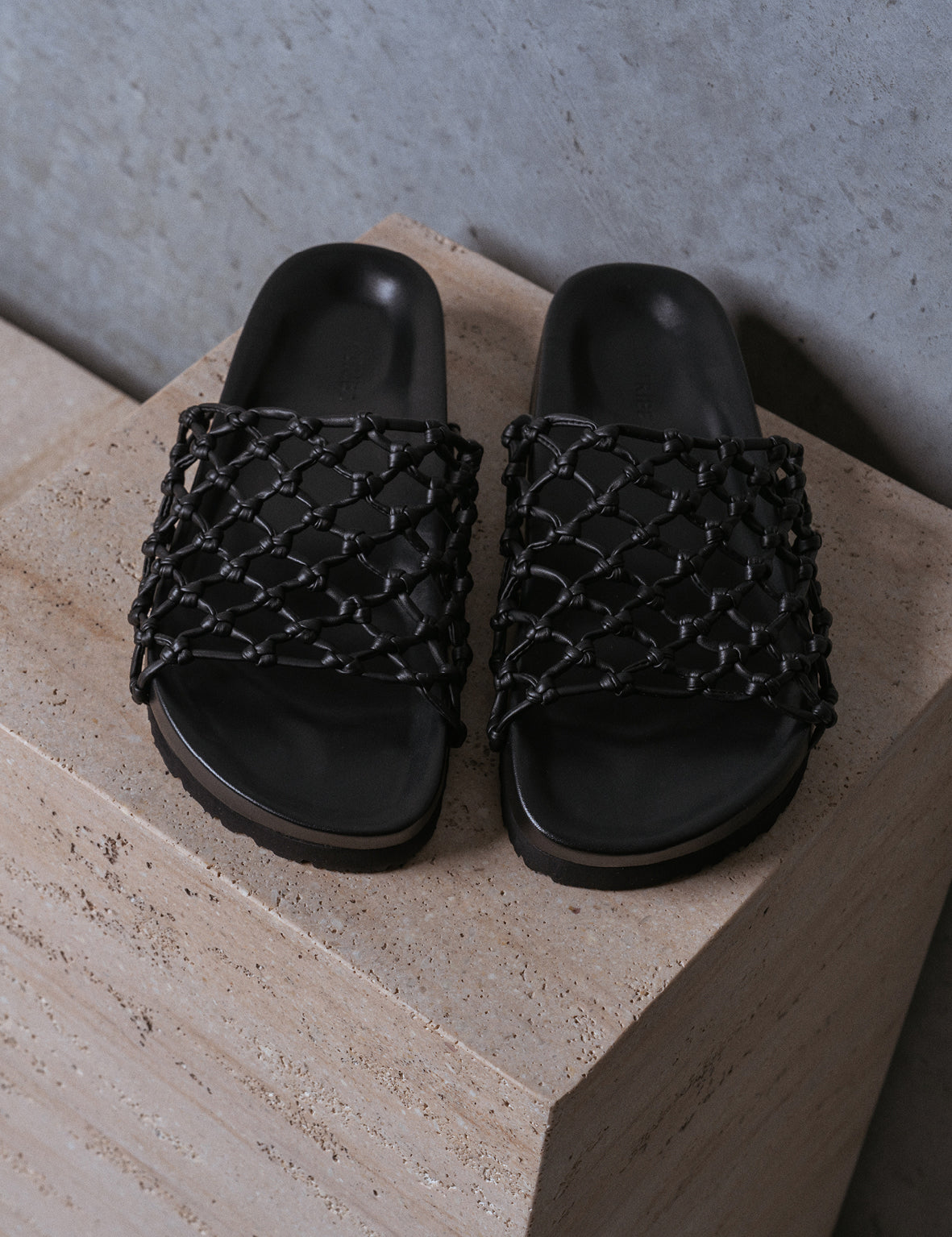 La Tribe | Vanessa Slide - Black
