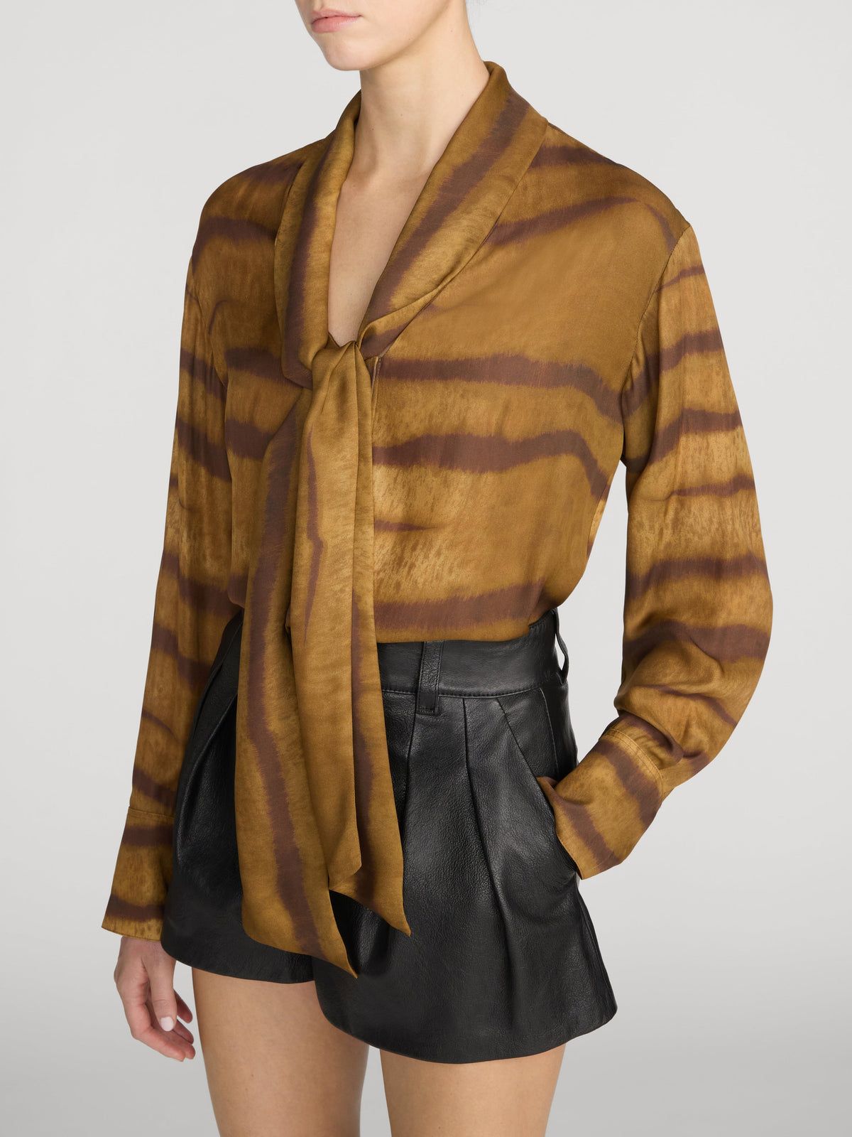 Frame Denim | The Silk Oversized Tie Shirt - Light Tiger Multi