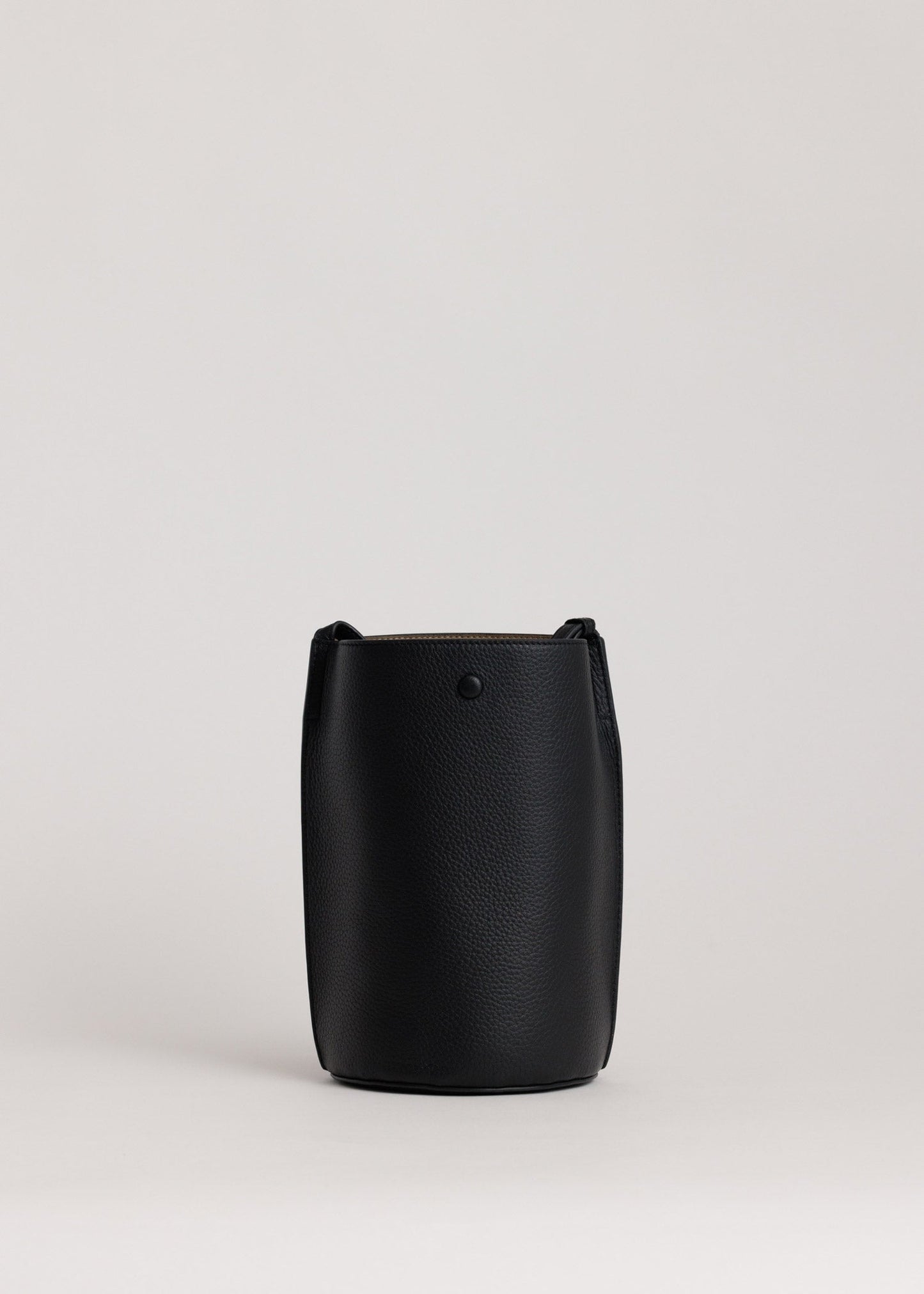 Yu Mei | Phoebe Bucket - Black Deer Nappa