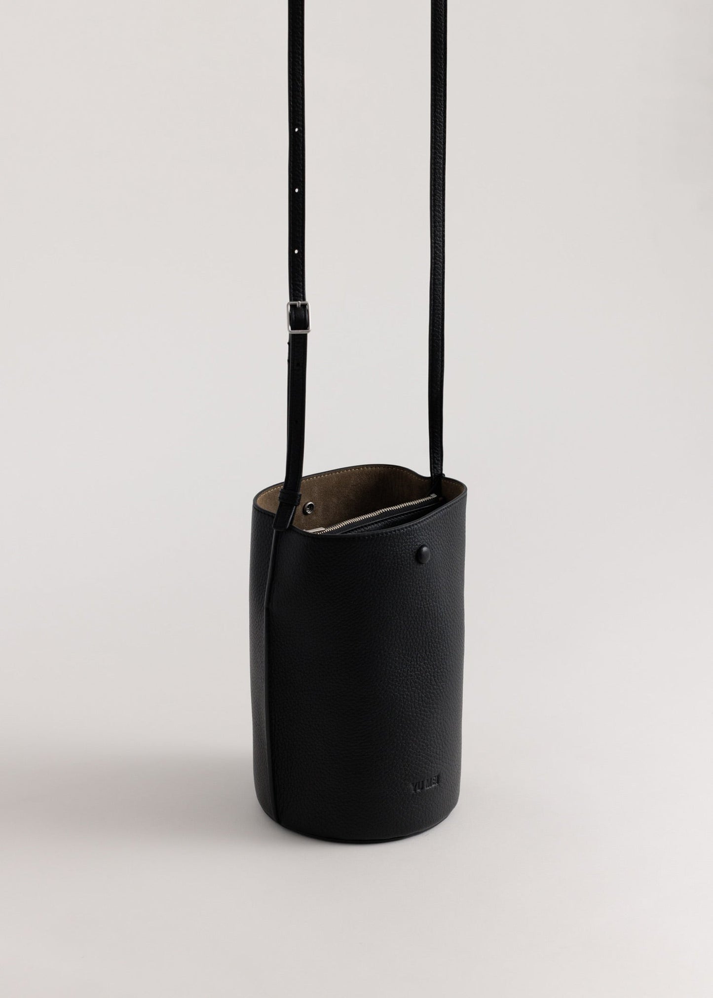 Yu Mei | Phoebe Bucket - Black Deer Nappa