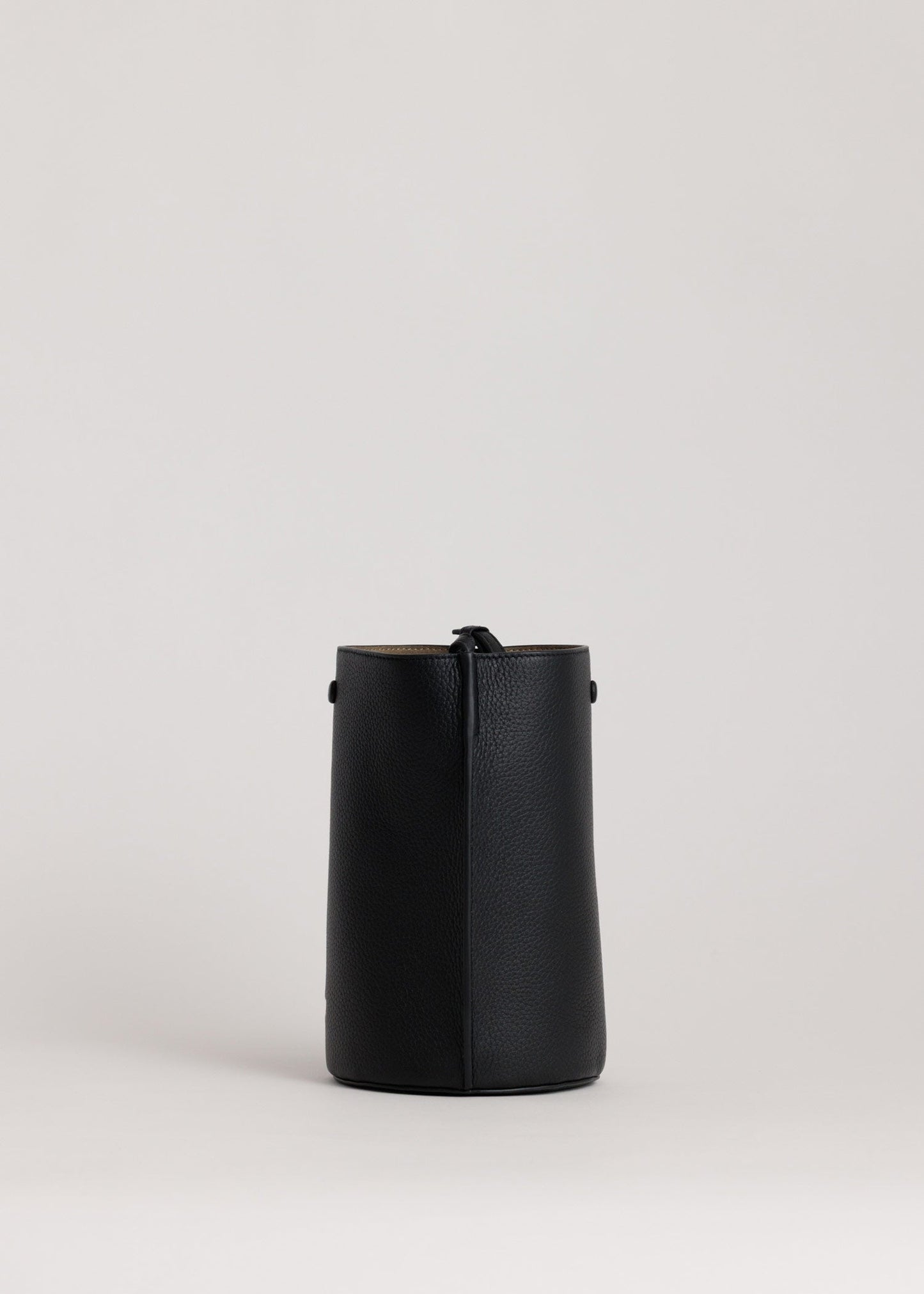 Yu Mei | Phoebe Bucket - Black Deer Nappa